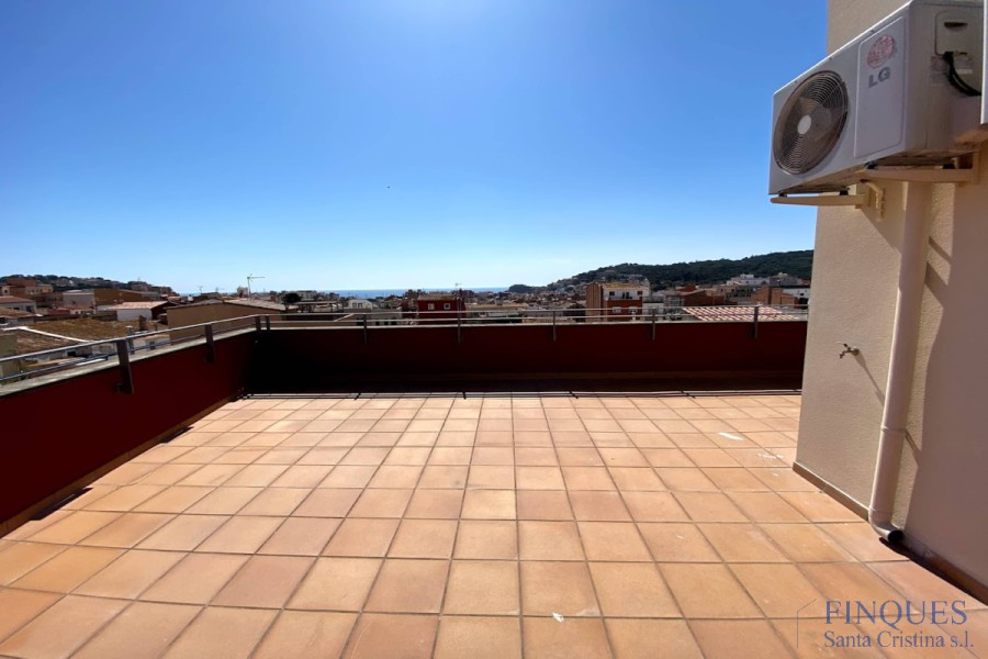 Sant Feliu de Guíxols, Casa adosada de obra nueva